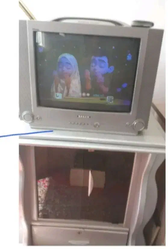 تلویزیون و میز|تلویزیون و پروژکتور|قم, کلهری|دیوار