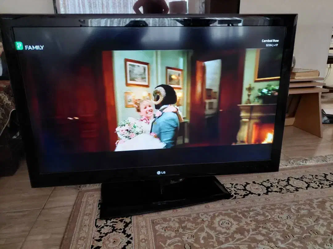 تلویزیون‌۴۲اینچ‌LG|تلویزیون و پروژکتور|تهران, چیتگر شمالی|دیوار