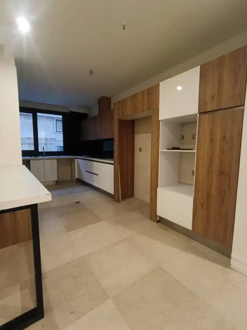 ۱۴۰ متر ولنجک/ فول مشاعات /۳ پارکینگ