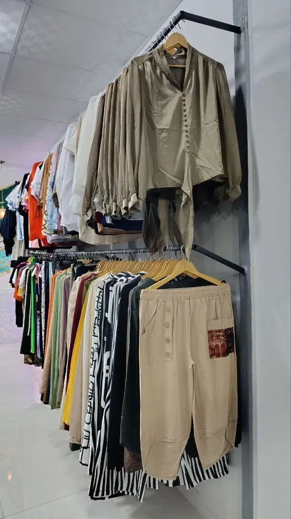 مقداری لباس زنانه سر قیمت خرید یکجا . تغییرشغل|لباس|جیرفت, |دیوار