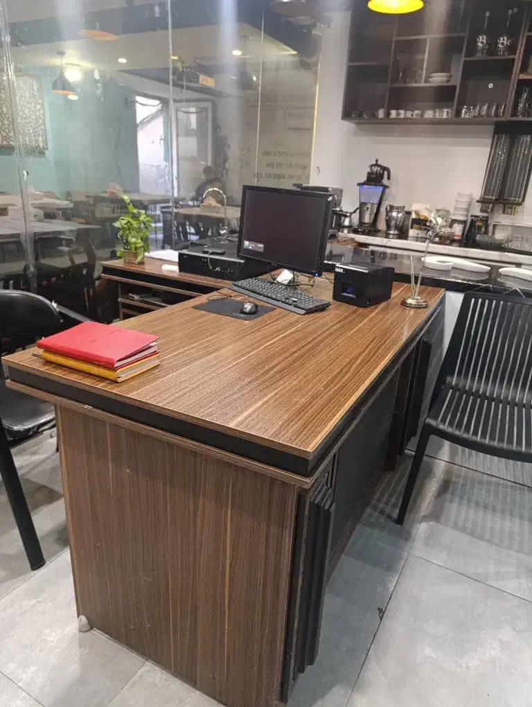 میز اداری مخصوص مدیر عامل|مبلمان اداری|تهران, میدان ولیعصر|دیوار