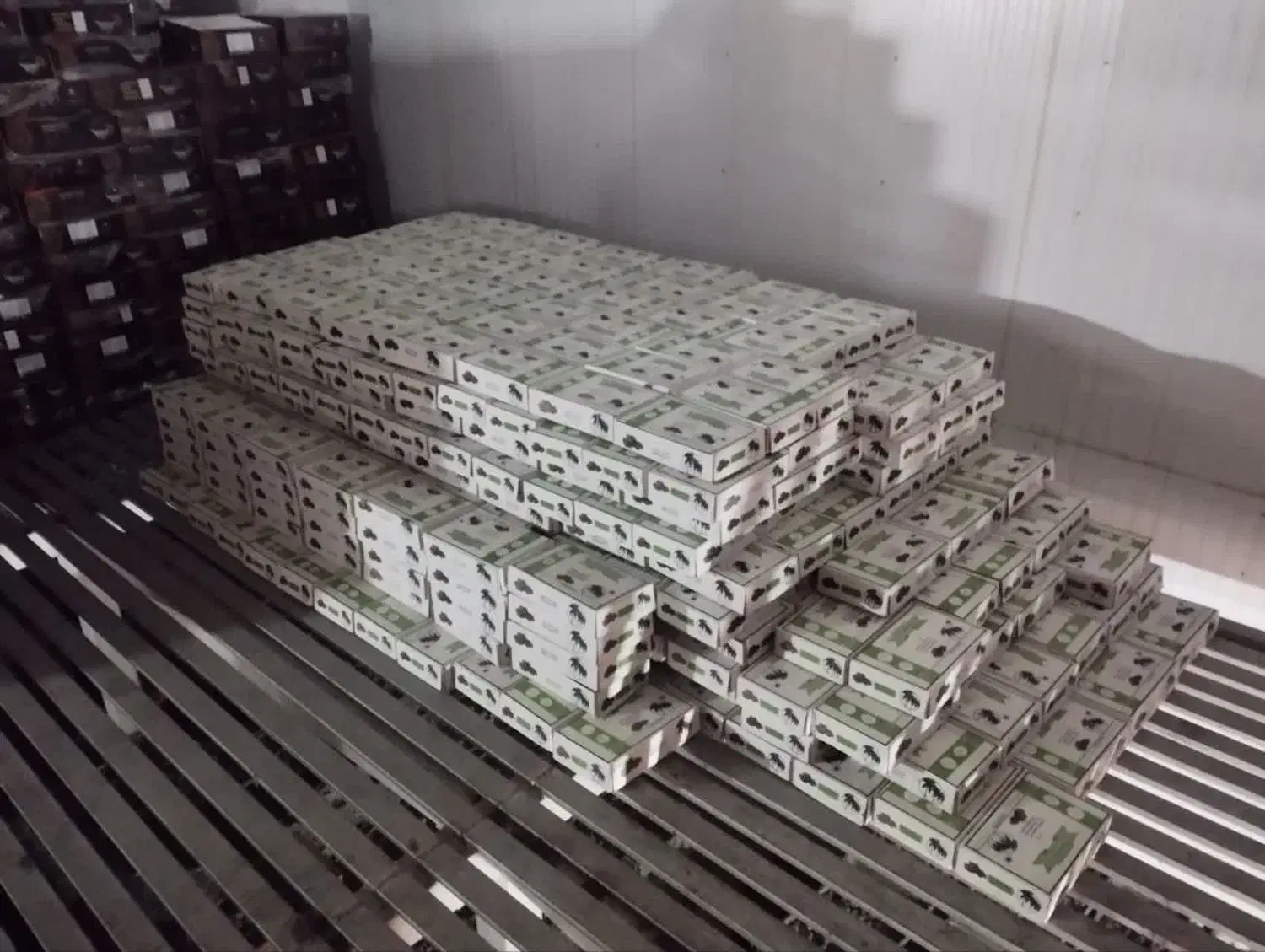 خرما مرداسنگ درجه یک یک سردخانه خرما زرد|خوردنی و آشامیدنی|کرج, شهرک نهال و بذر|دیوار