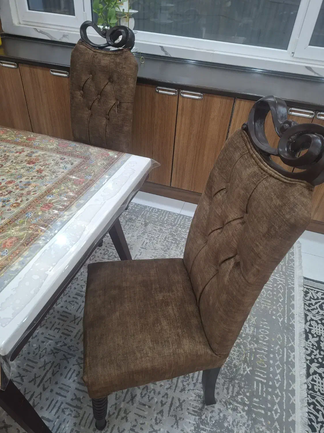 ۶ عدد صندلی غذا خوری تمیز|صندلی و نیمکت|سیرجان, |دیوار