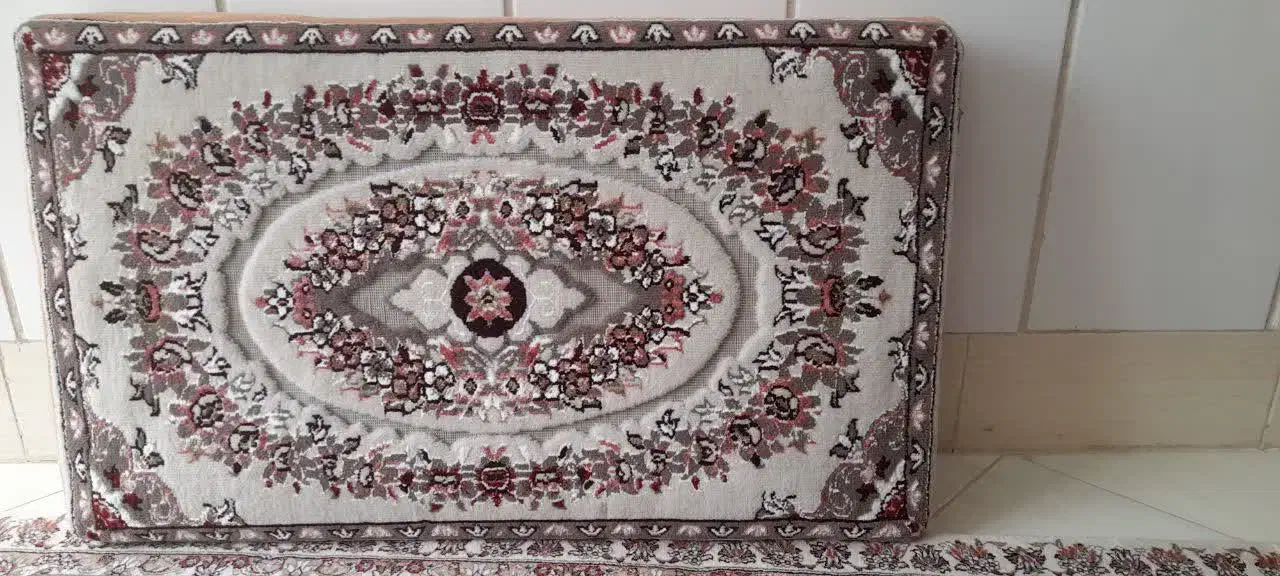 یک جفت پشتی|پشتی|خمین, |دیوار