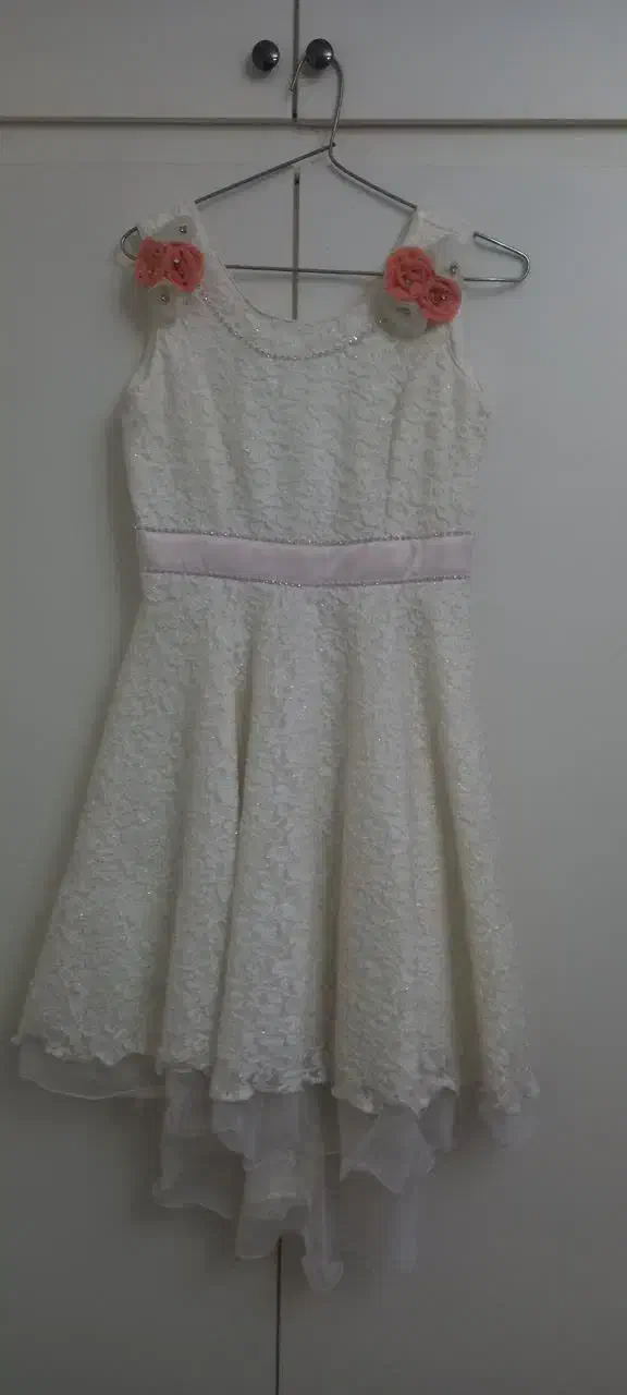 تعدادی لباس مجلسی وپالتو وشنل دخترانه در حدنو|لباس|ابهر, |دیوار