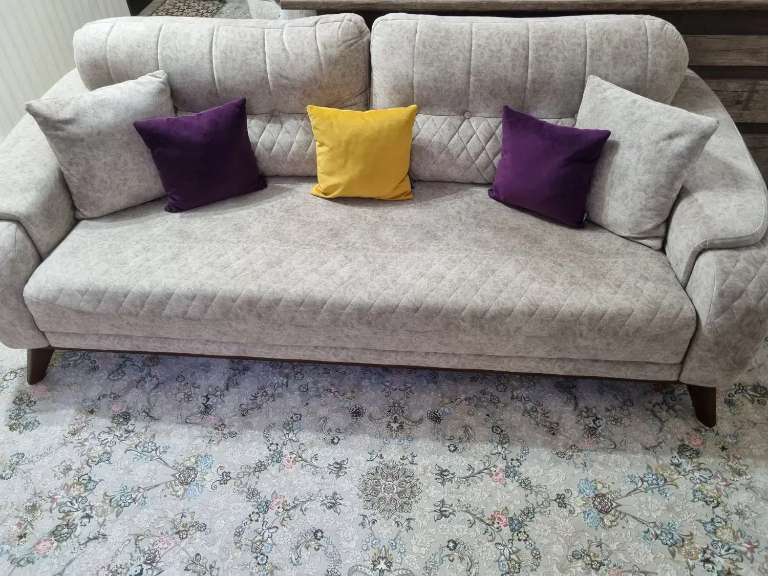 مبل چستر درحد نو|مبلمان خانگی و میز عسلی|بندر انزلی, معلم|دیوار