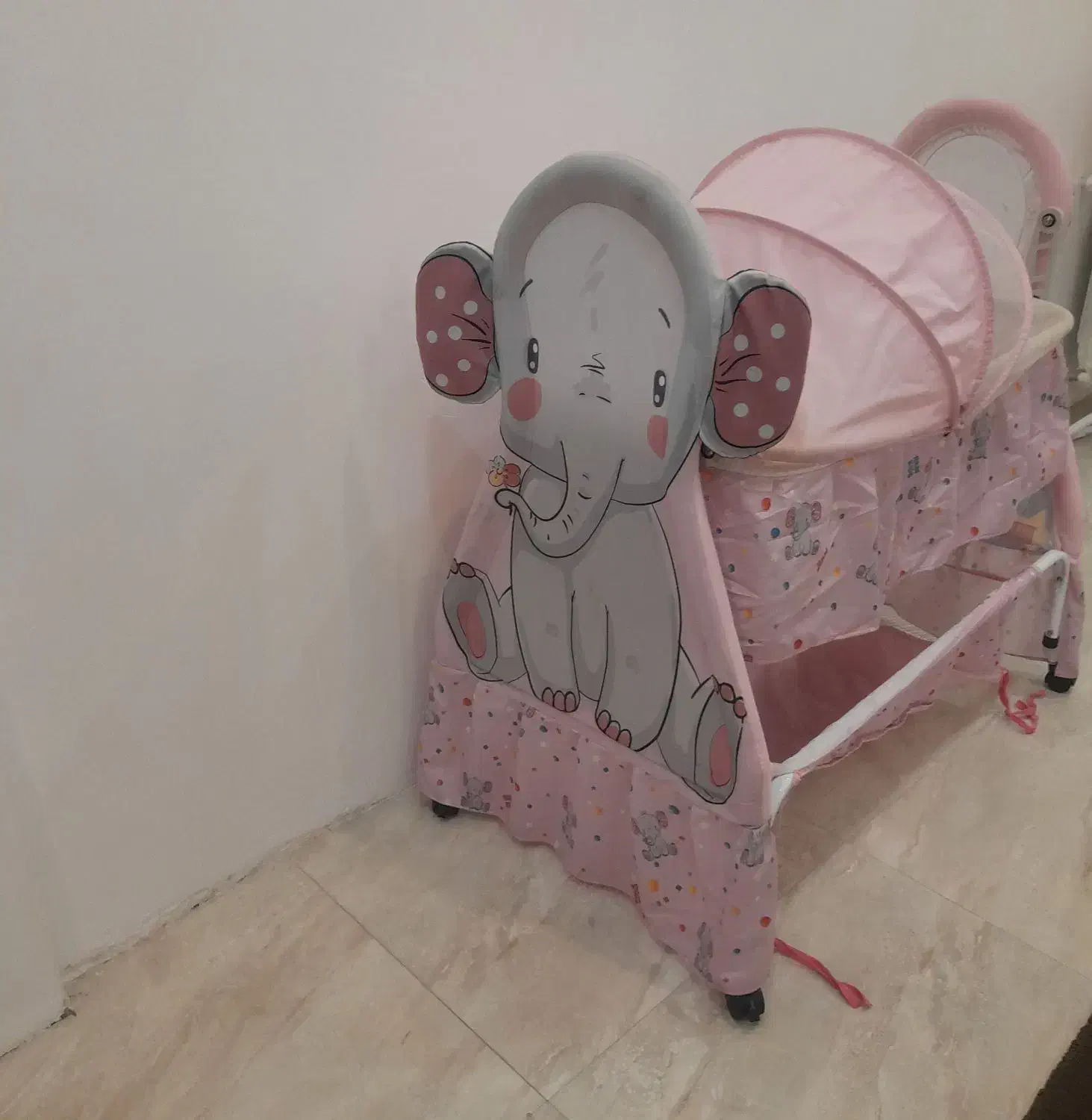 تخت نوزاد|تخت و سرویس خواب|رشت, حومه رشت|دیوار