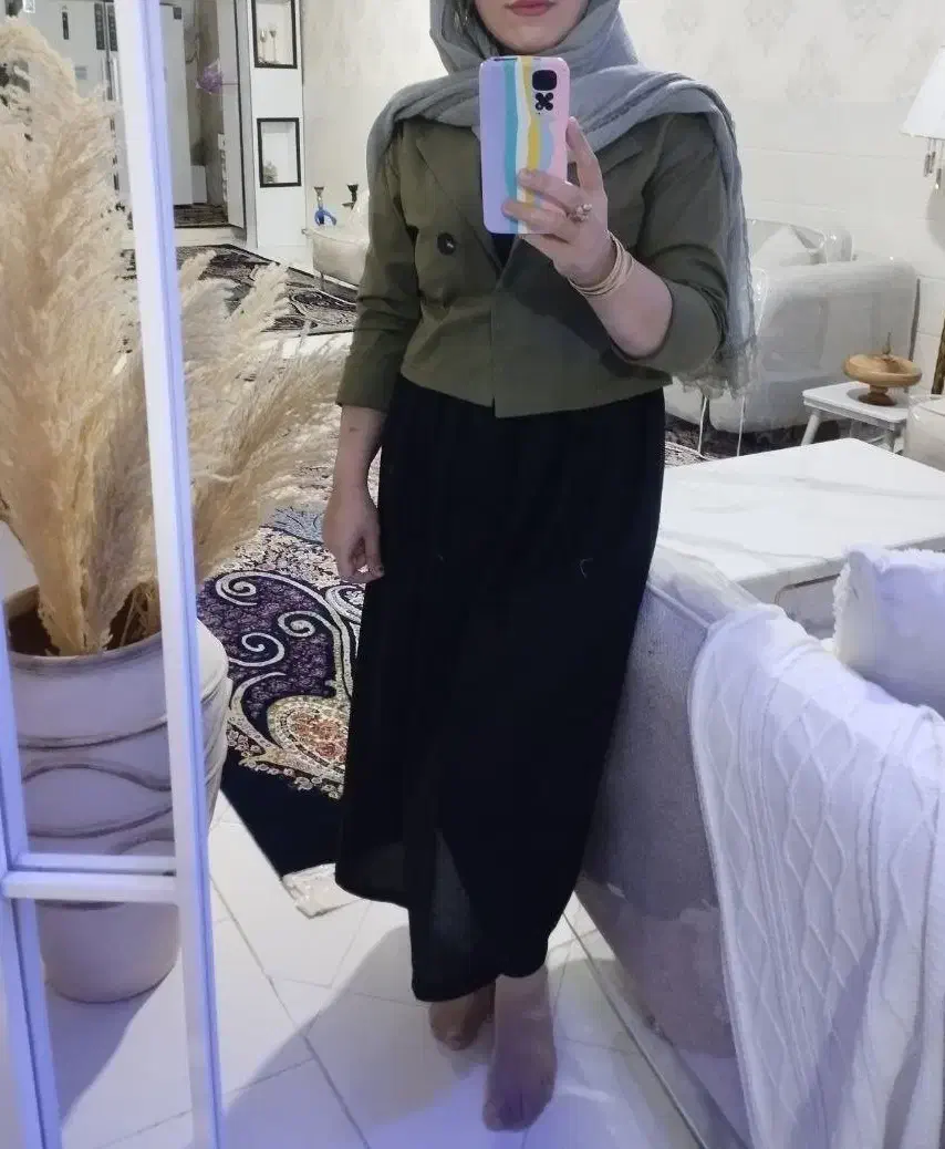 کت سارافون|لباس|قدس, شهرقدس|دیوار