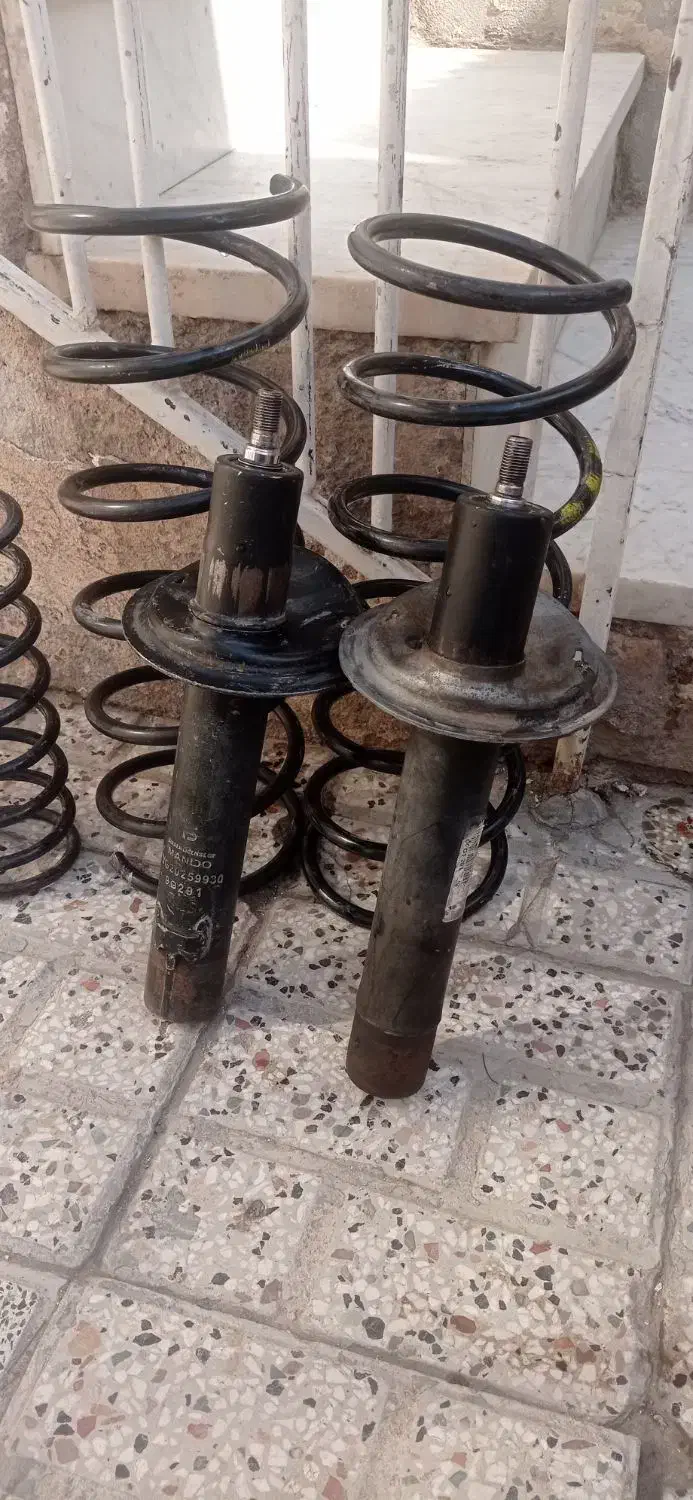 کمک جلو پارس|قطعات یدکی و لوازم جانبی|نیشابور, فرح بخش|دیوار