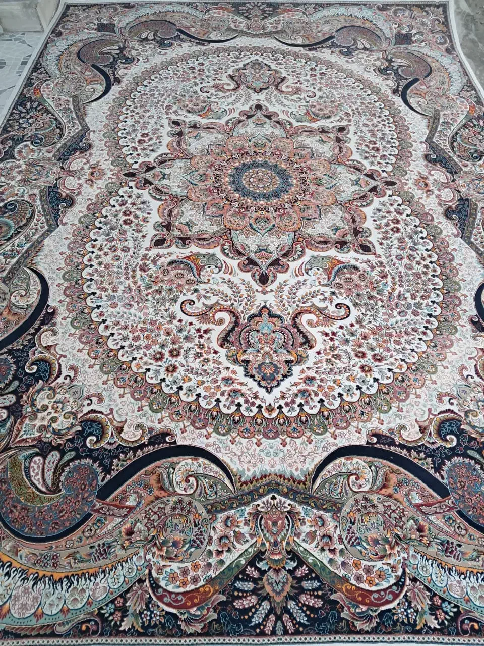 دوتافرش ۹مترچیچک ۷۰۰اصل|فرش|ورامین, ریحان آباد|دیوار