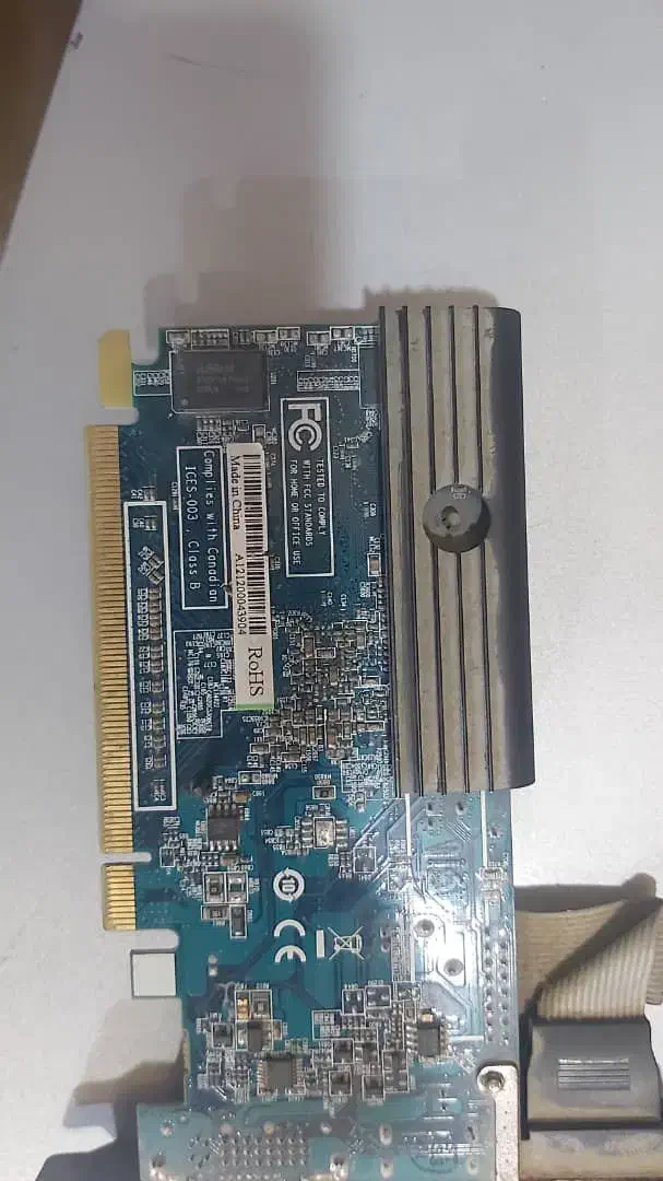 کارت گرافیک رادئون ۵۴۵۰ ddr3|قطعات و لوازم جانبی رایانه|نجفآباد, امام خمینی|دیوار