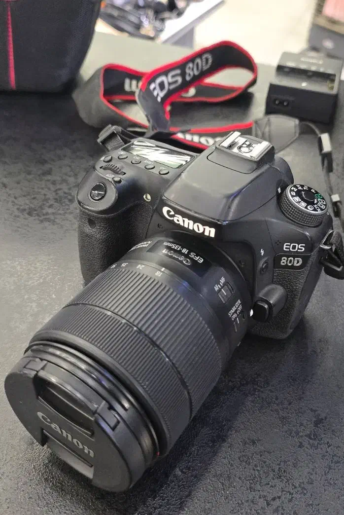 دوربین 80d با لنز EOS 18 135 فوق العاده تمیز|دوربین عکاسی و فیلم‌برداری|ارومیه, |دیوار