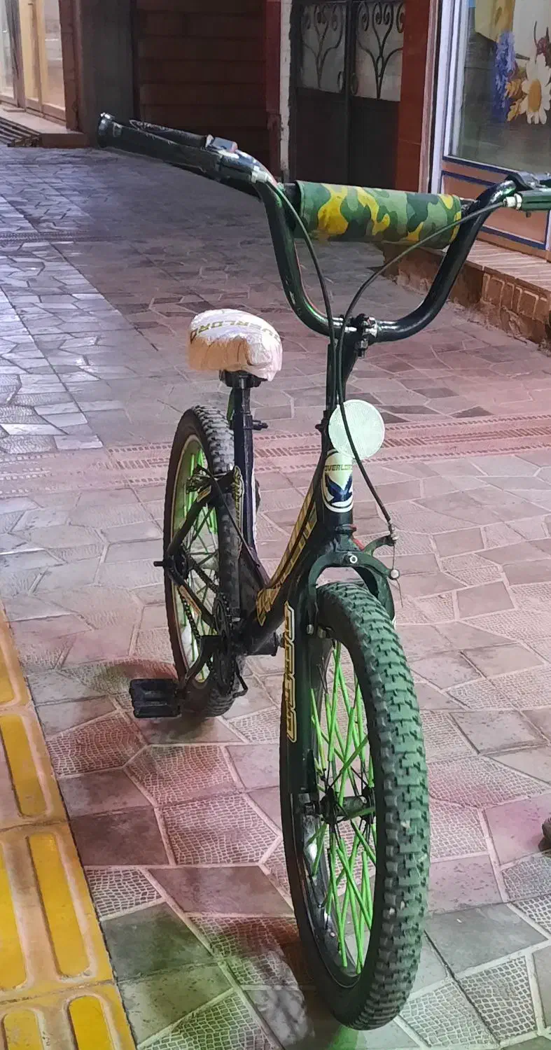 دوچرخه ۲۰|دوچرخه، اسکیت، اسکوتر|میانه, |دیوار