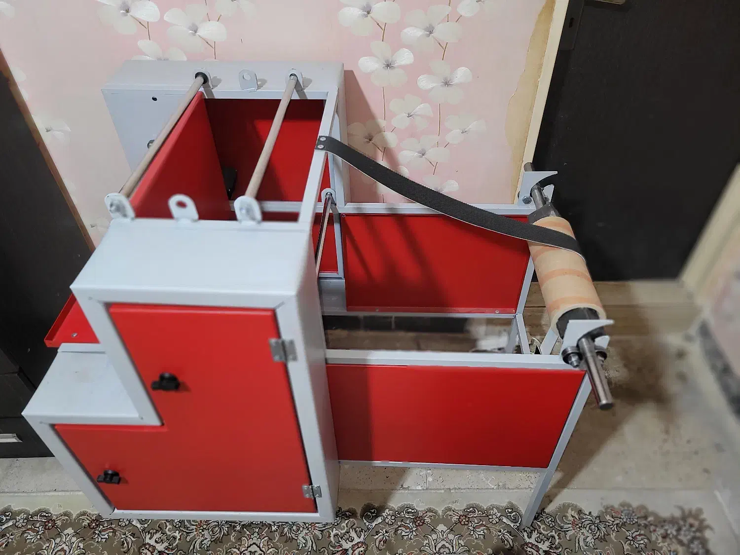 فروش فوری یک دستگاه رول کن سفره یکبار مصرف|ماشینآلات صنعتی|اسلامشهر, شهرک قائمیه|دیوار