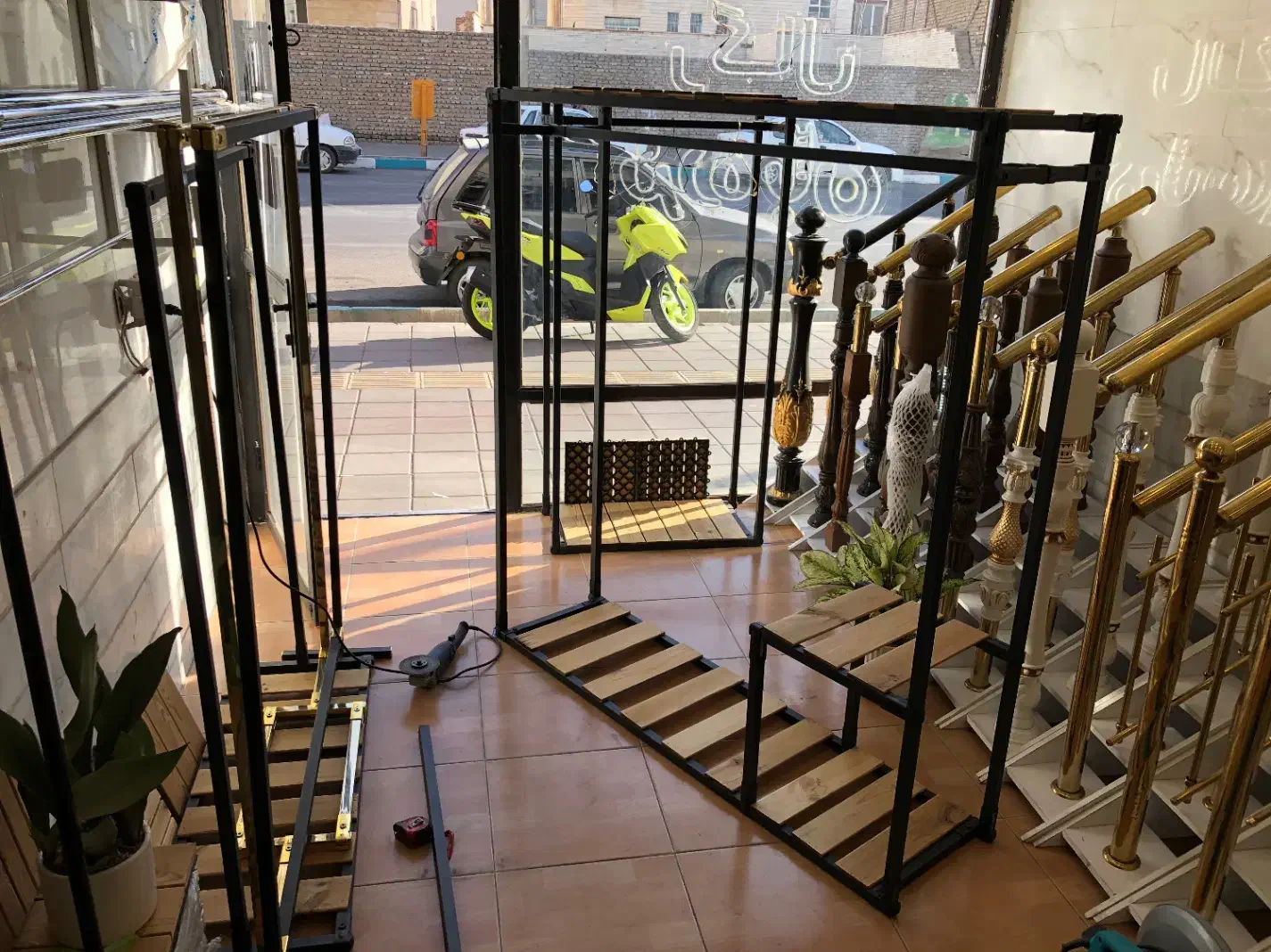 رگال|بندرخت و رختآویز|زنجان, |دیوار