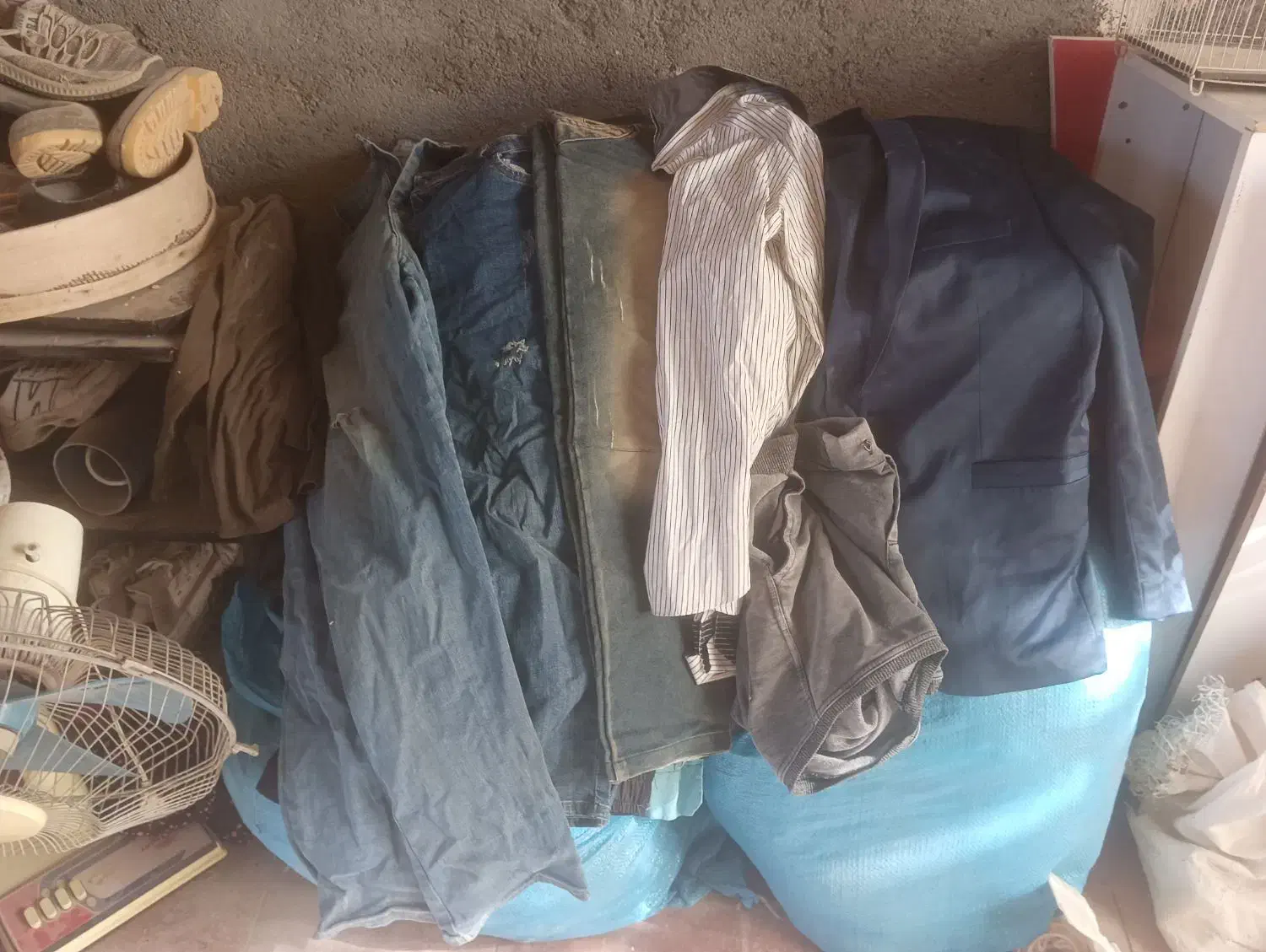 ۳۰۰ تکه لباس|لباس|تربتحیدریه, پایانه مسافربری تربت حیدریه|دیوار