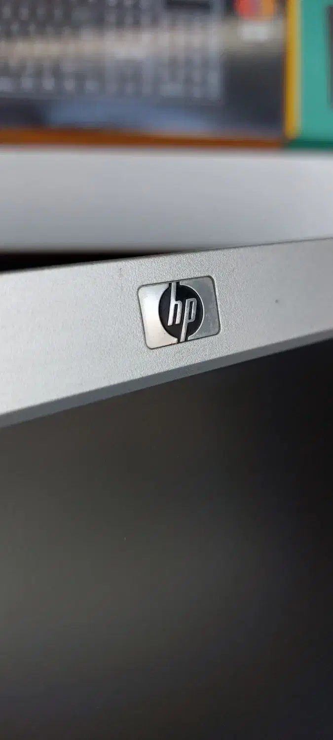 مانیتور 17 Hp|قطعات و لوازم جانبی رایانه|مشهد, گوهرشاد|دیوار