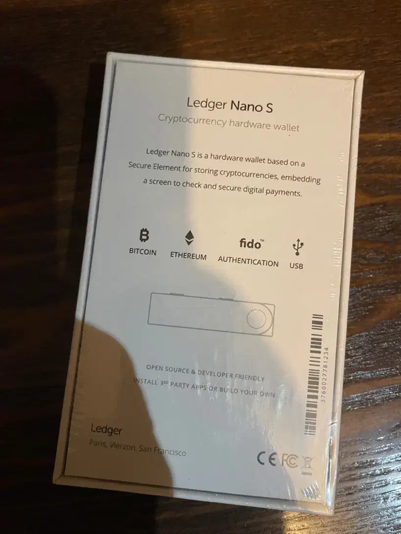 کیف پول ارز دیجیتال لجر Ledger Nano S آکبند|قطعات و لوازم جانبی رایانه|تهران, حصار بوعلی|دیوار