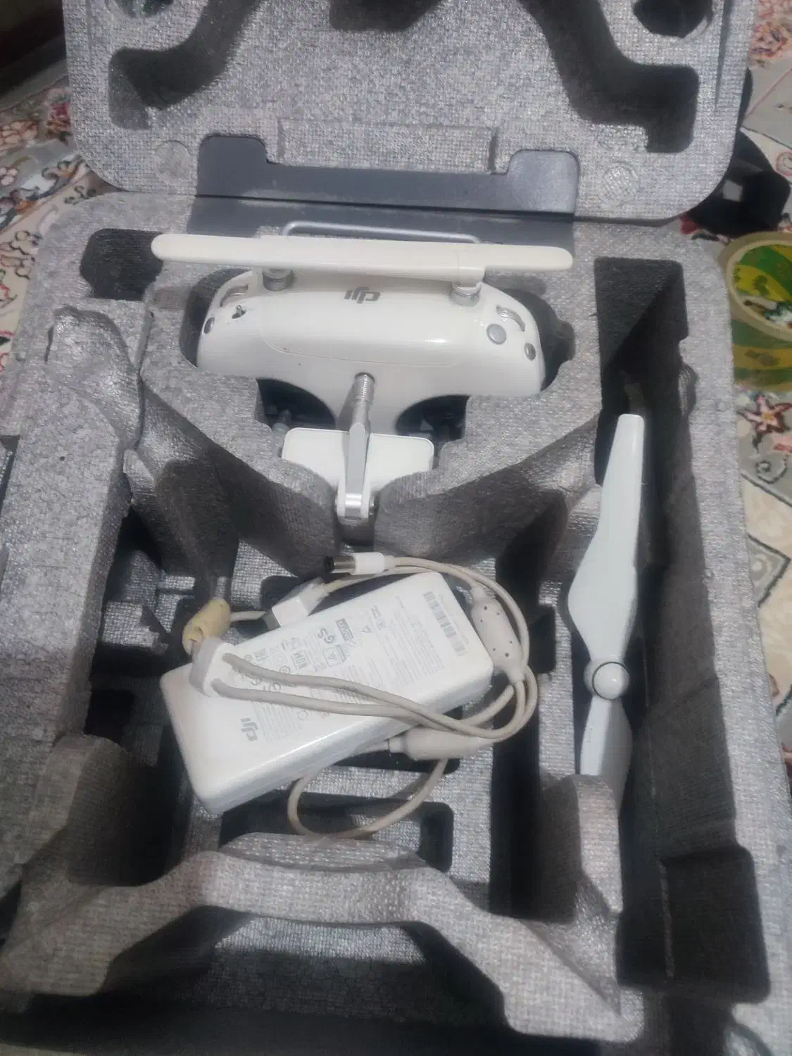 کنترل و شارژر فانتوم 4و 4پرو|دوربین عکاسی و فیلم‌برداری|تهران, فرودگاه مهرآباد|دیوار