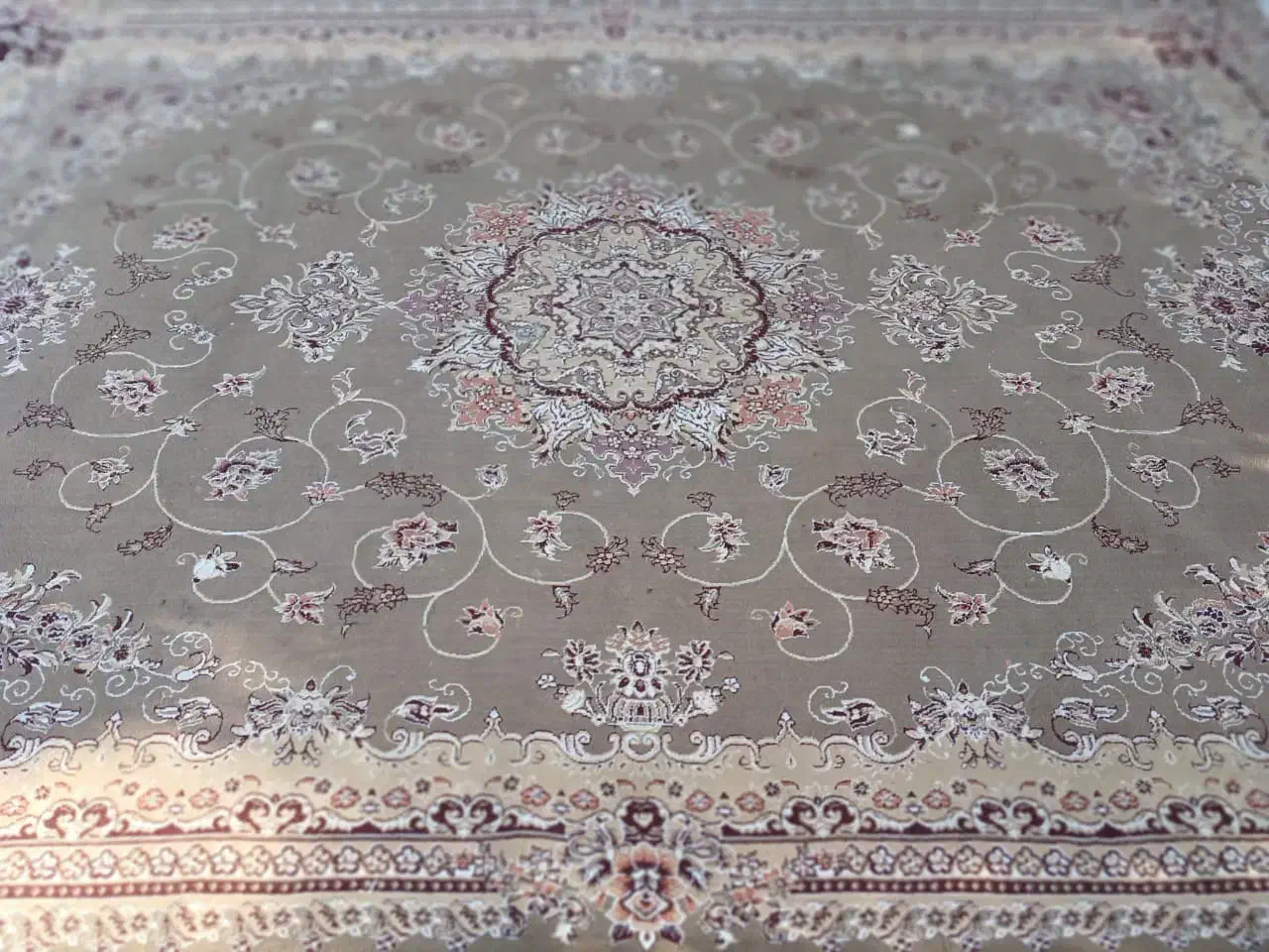 دوتخته فرش ۹متری ۵۰۰ شانه|فرش|شیراز, آبیاری|دیوار