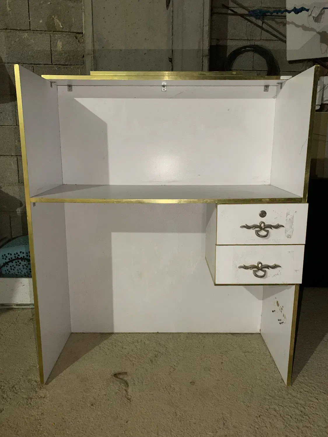 میز پشت دفتری|میز تحریر و کامپیوتر|رودهن, |دیوار