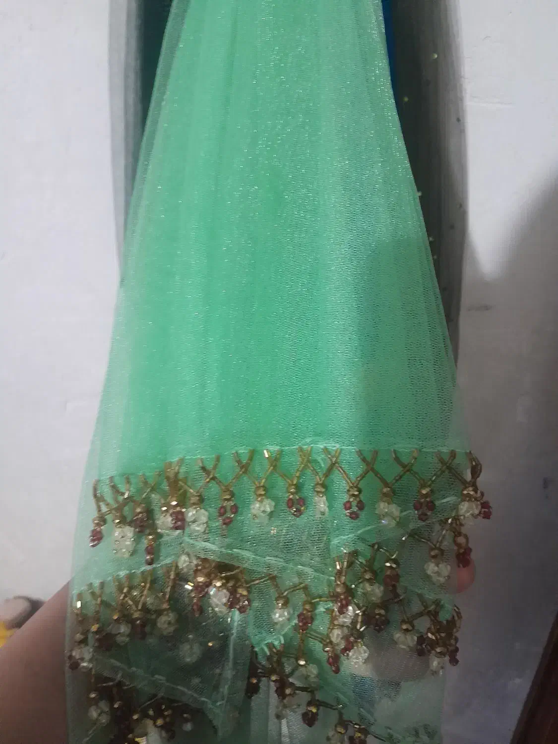 لباس مخمل زرشکی|لباس|یاسوج, |دیوار