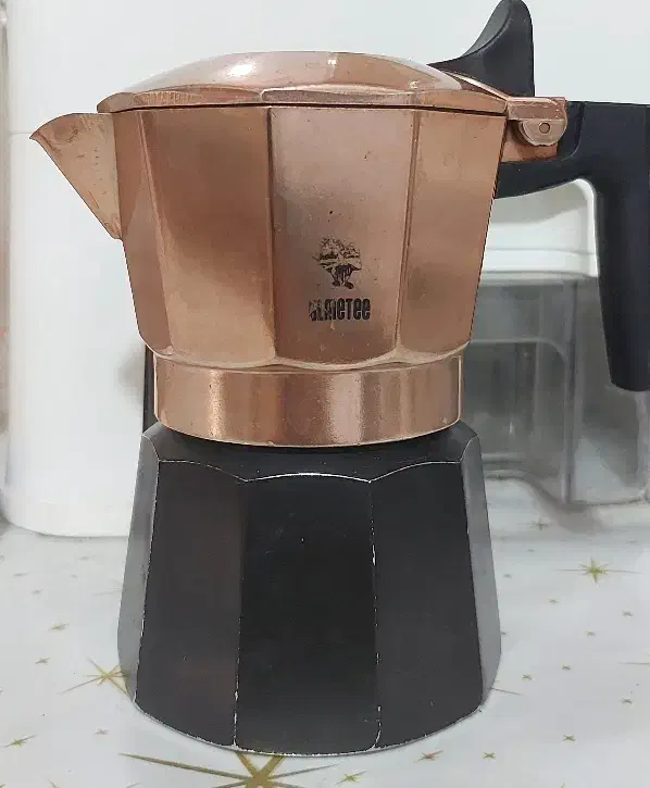 موکاپات ۳ کاپ|قوری، کتری، قهوه‌ساز دستی|قم, زاویه|دیوار