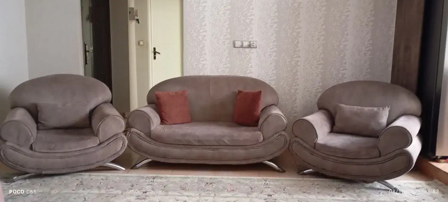 مبل چهار نفره تمییز در حد نو|مبلمان خانگی و میز عسلی|قزوین, |دیوار