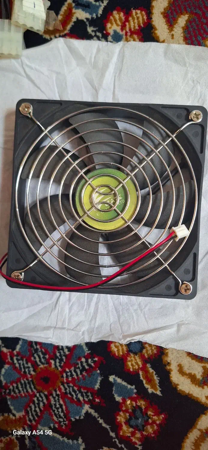 یک فن کاملا سالم .۱۲ ولت|قطعات و لوازم جانبی رایانه|مشهد, بهمن|دیوار