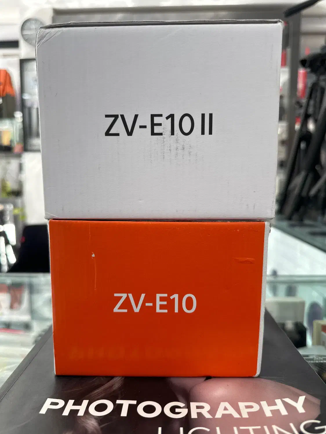 سونی Sony ZV-E10 مارک ۱و ۲ (16-50)|دوربین عکاسی و فیلم‌برداری|شیراز, سینما سعدی|دیوار