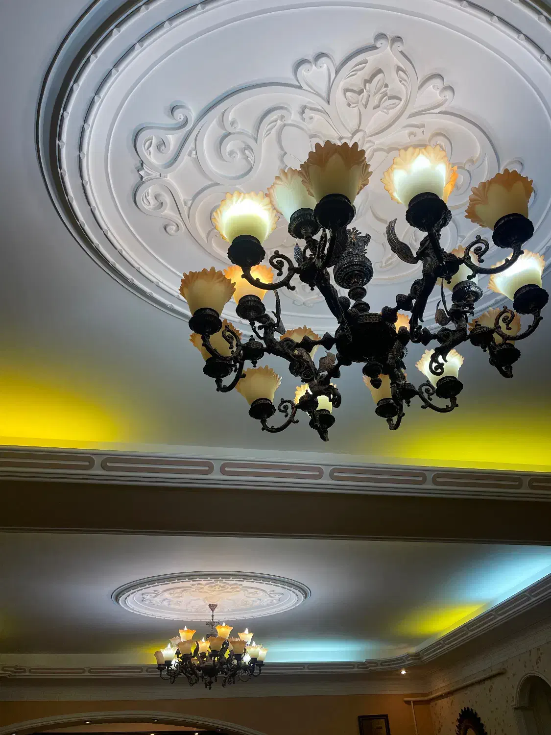 دو عدد لوستر ست برنزی کلاسیک|لوستر و چراغ آویز|لاهیجان, شیشه گران|دیوار