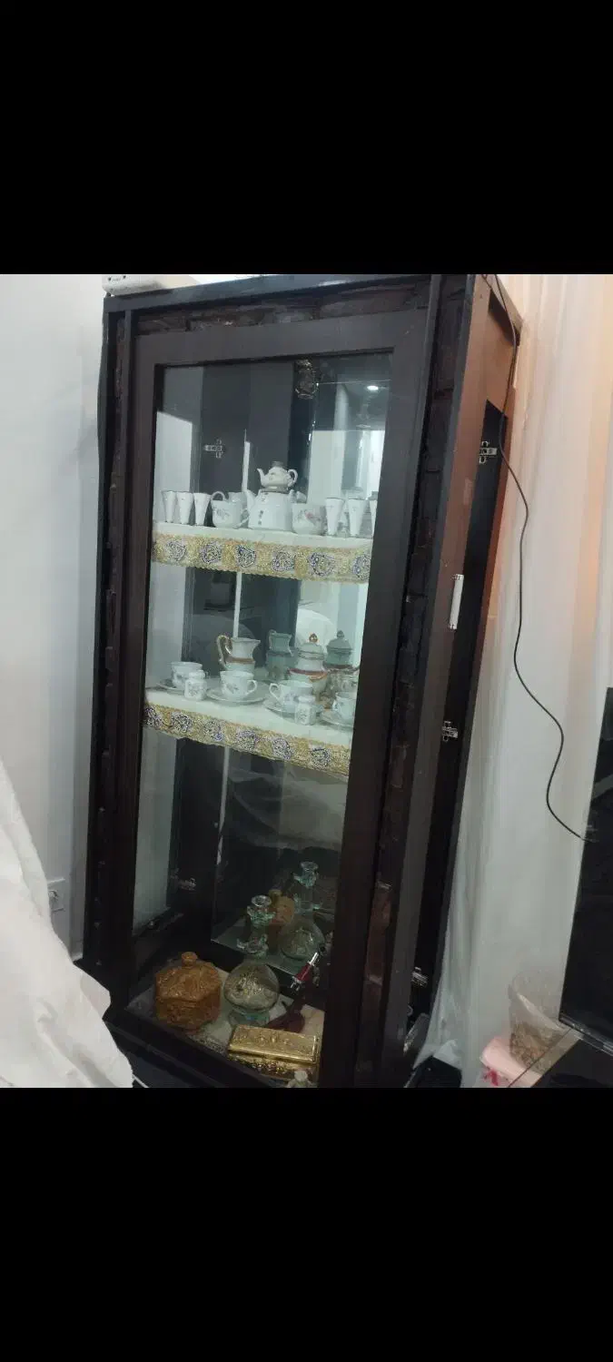 بوفه|بوفه، ویترین، کنسول|دوگنبدان, |دیوار