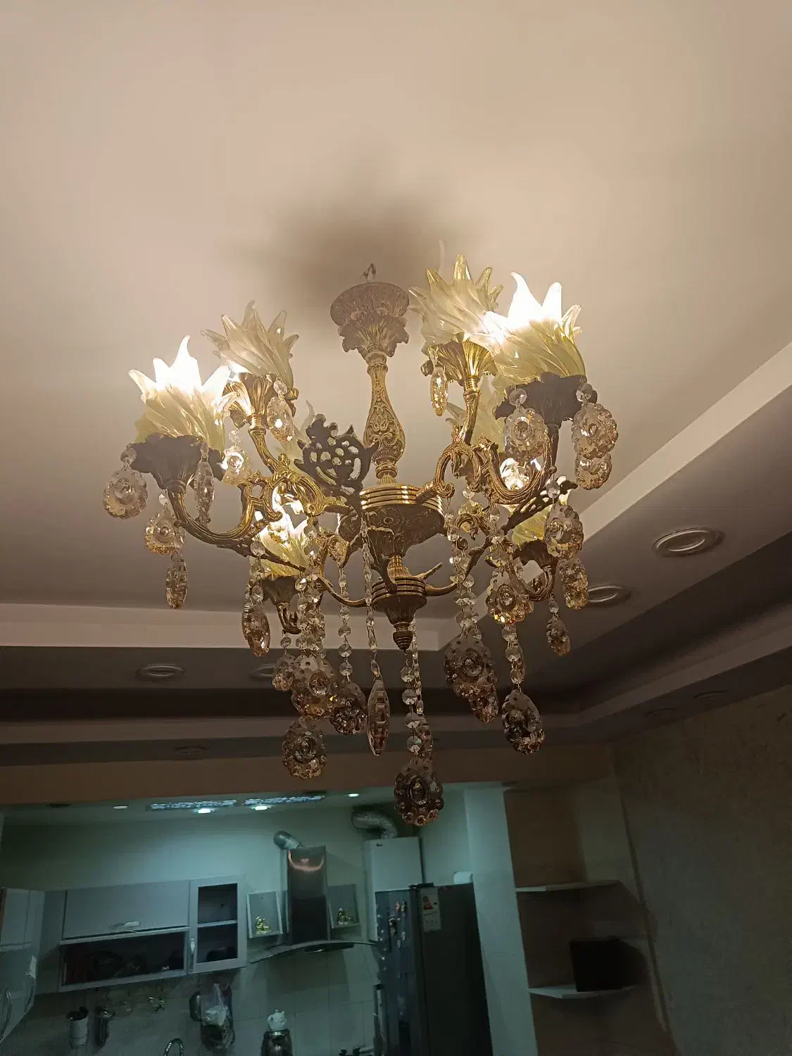 لوستر 4شاخ برنجی اصل|لوستر و چراغ آویز|باغستان, |دیوار