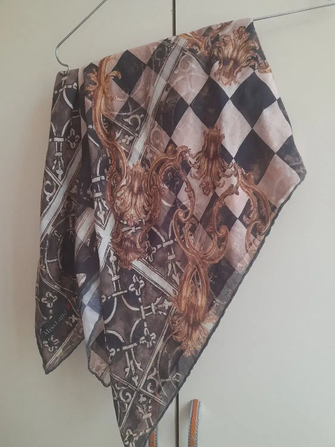 لوازم وروسری|لباس|اسلام‌‌آباد غرب, |دیوار