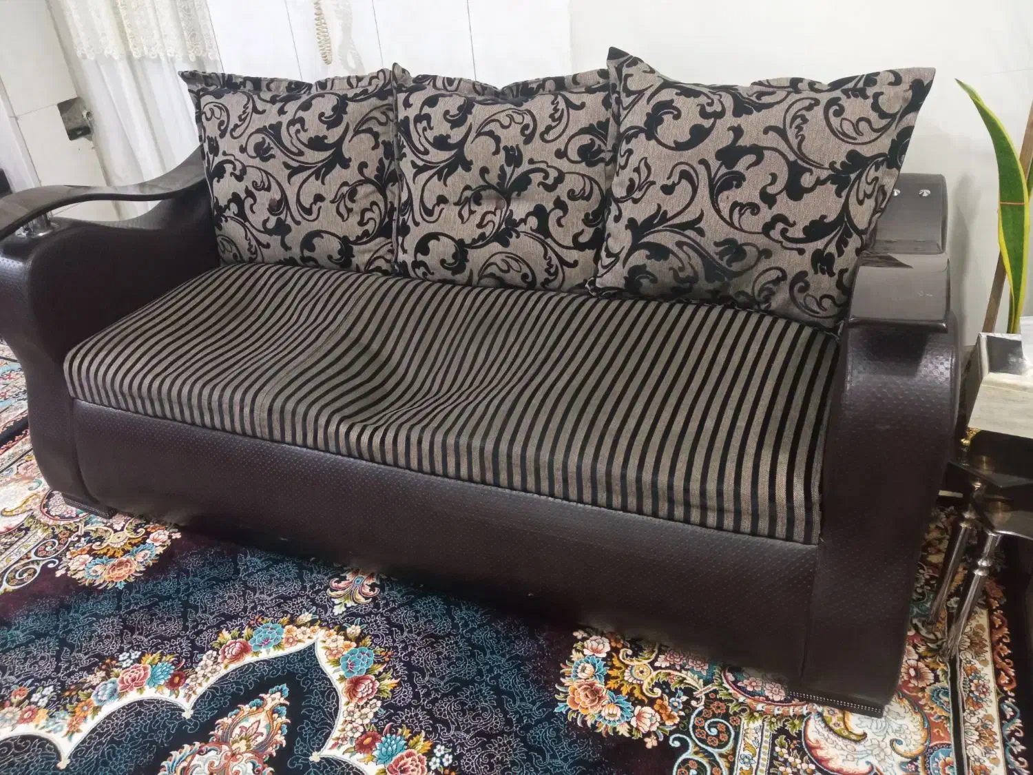 مبل هفت نفره|مبلمان خانگی و میز عسلی|شیراز, کوزه گری|دیوار