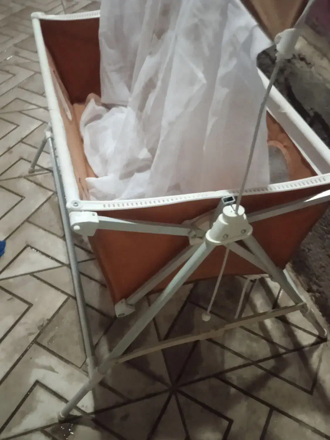 تخت نوزاد گهواره|تخت و صندلی بچه|سراب, |دیوار