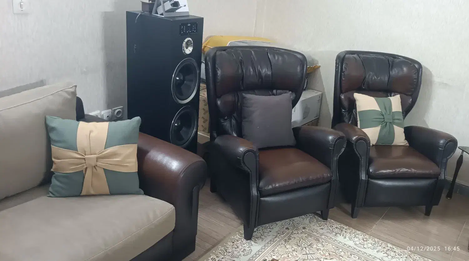 مبل راحتی هفت نفره|مبلمان خانگی و میز عسلی|هشتگرد, فاز ۳ مهستان|دیوار