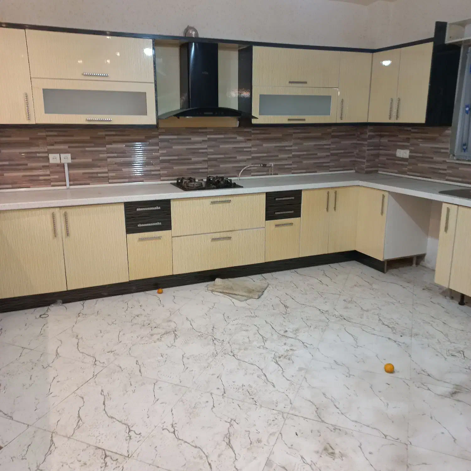 ۱۵ متر کابینت بالا وپایین همراه سینک وگاز وهود|جاکفشی، کمد، دراور|فریدونکنار, |دیوار