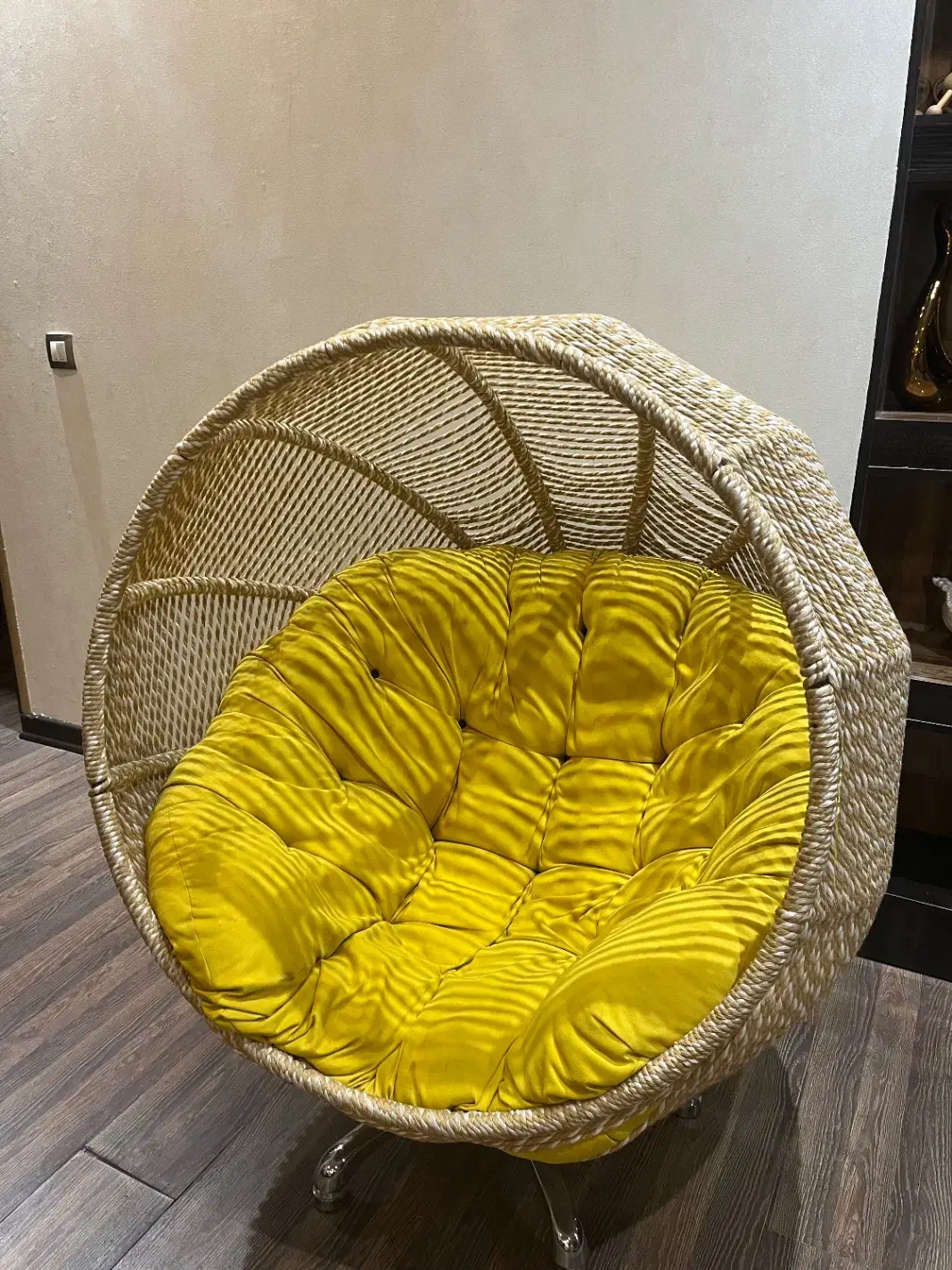 صندلی گردون|صندلی و نیمکت|اردبیل, |دیوار