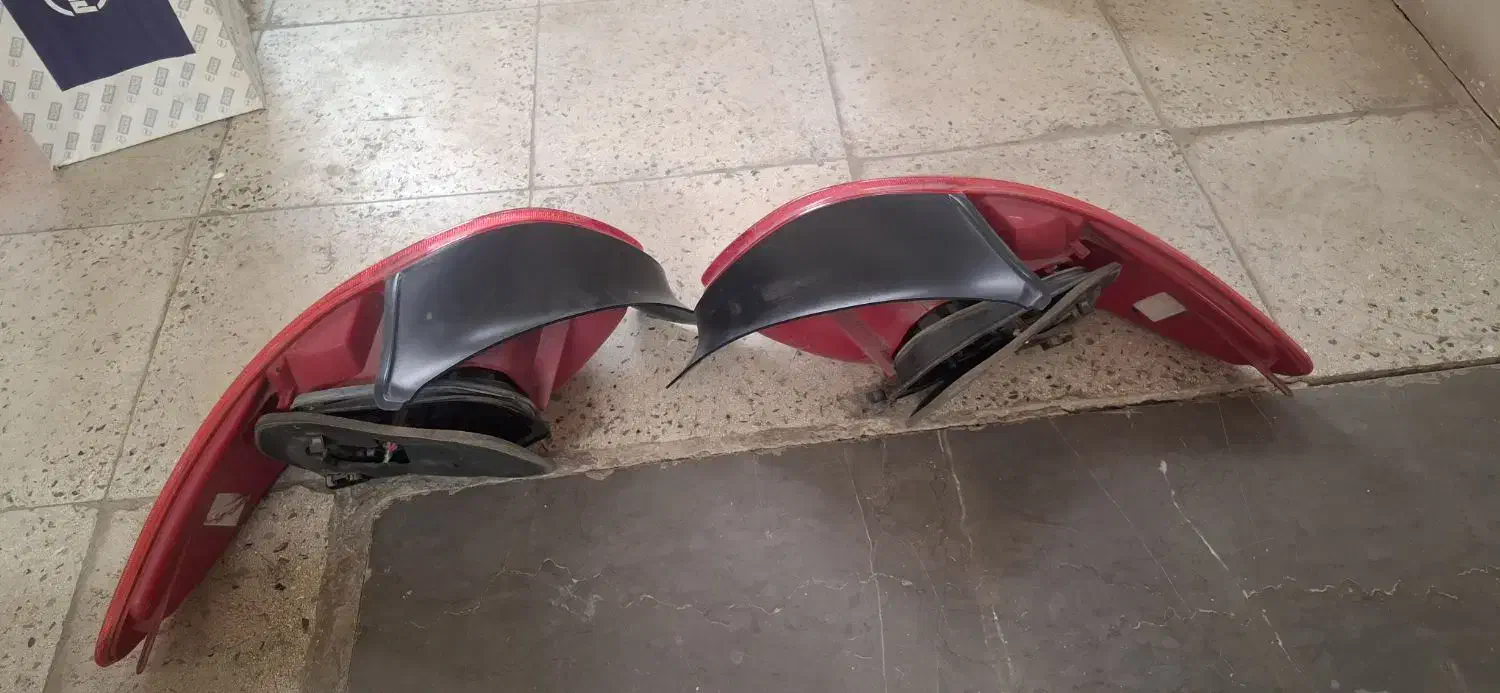 یه جفت چراغ خطر۲۰۶ کبریتی در حد نو بامدار وجاذغالی|قطعات یدکی و لوازم جانبی|قزوین, |دیوار