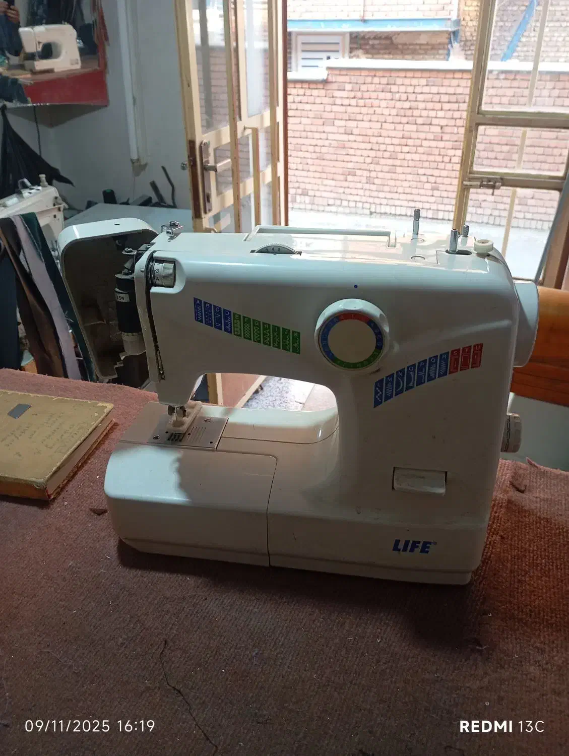 چرخ گل دوزی مارک LIFE|لوازم خیاطی و بافتنی|مریوان, |دیوار