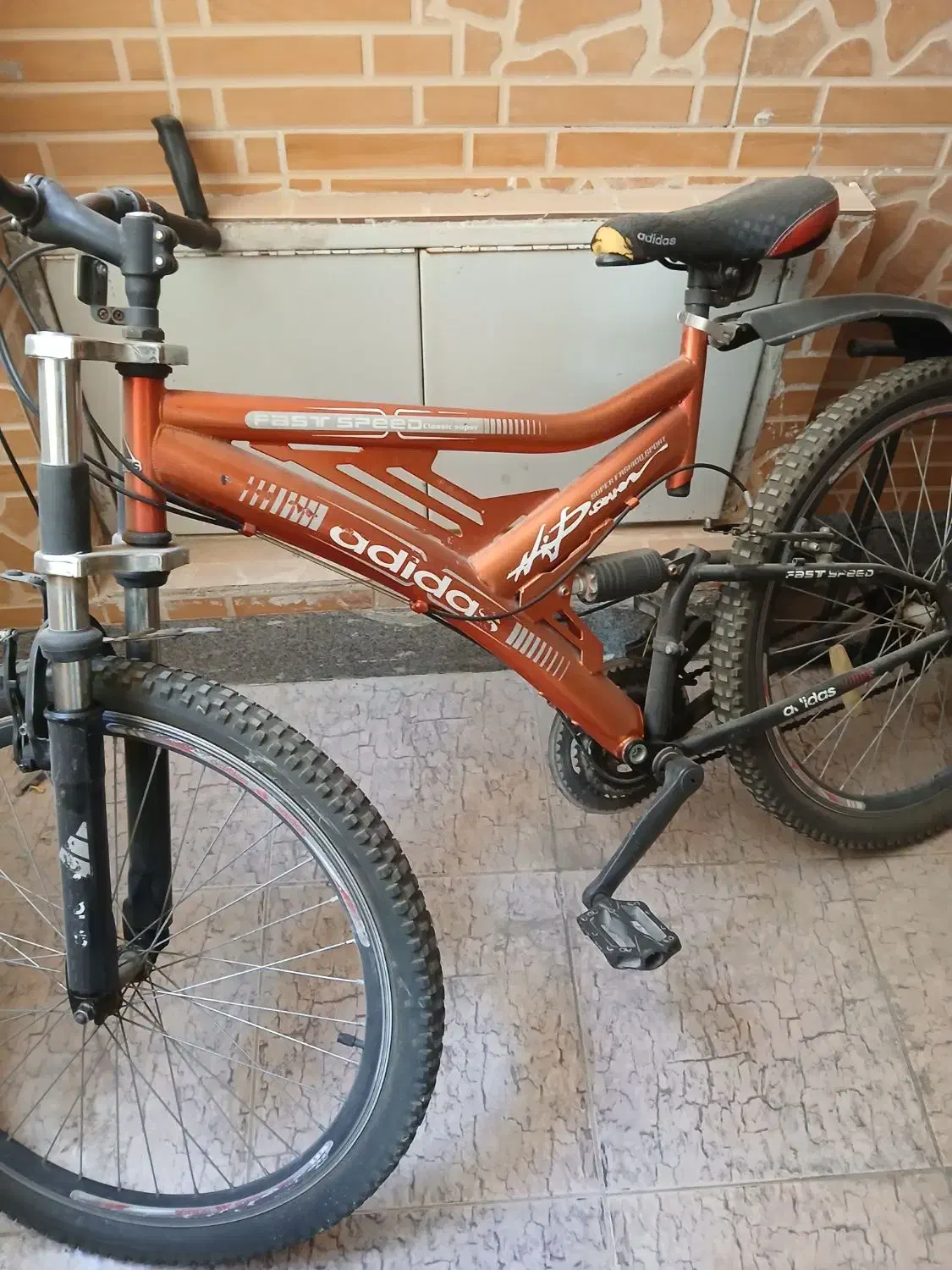 دوچرخه رنگ زرشکی و سایز ۲۷|دوچرخه، اسکیت، اسکوتر|خمینی‌شهر, |دیوار