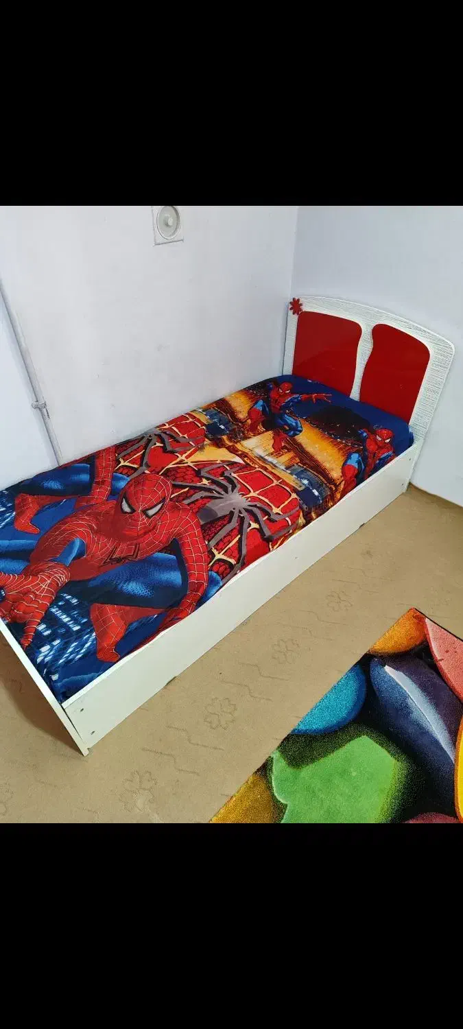 تخت مرد عنکبوتی با تشک حراج 900هزار|تخت و سرویس خواب|گلبهار, شهر جدید گلبهار|دیوار