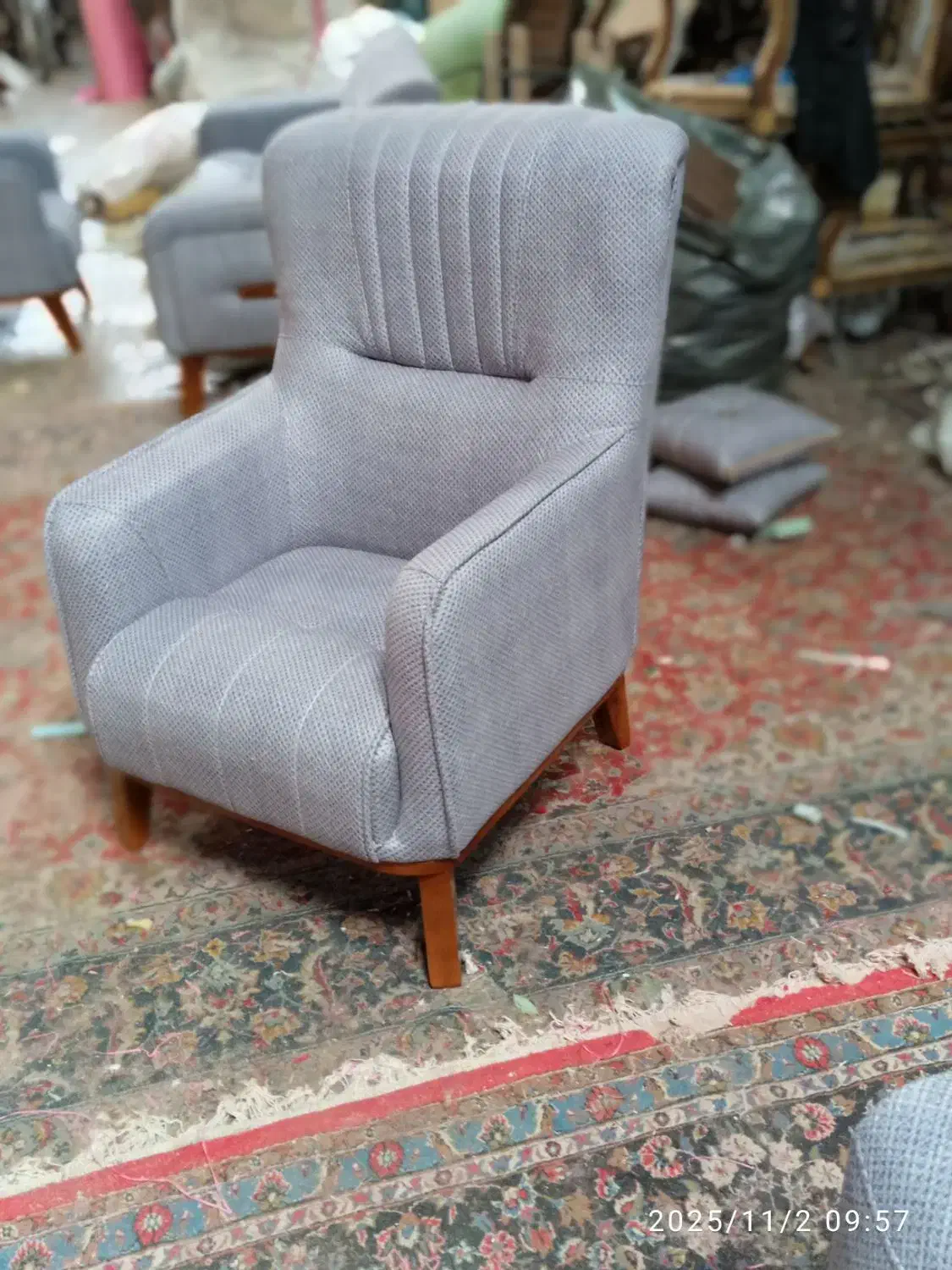 تولید انواع مبل راحتی و تعمیرات|مبلمان خانگی و میز عسلی|قم, کلهری|دیوار