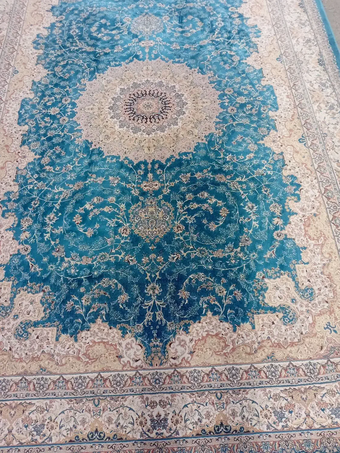 تعداد فرش دستبافت و ماشینی در اندازهایی مختلف|فرش|مرند, |دیوار