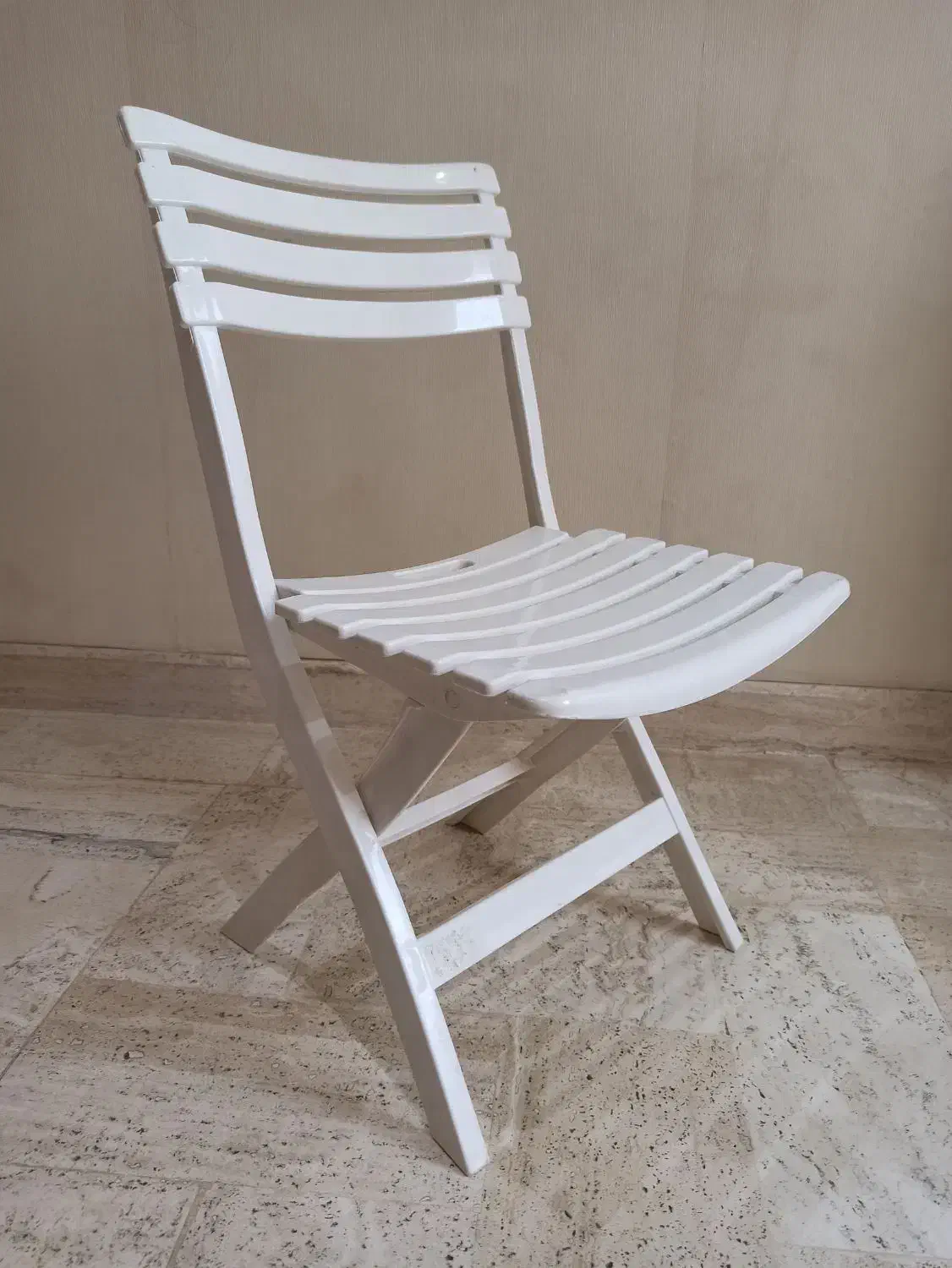 صندلی تاشو کودک|تخت و صندلی بچه|کاشان, دروازه جوشقان|دیوار