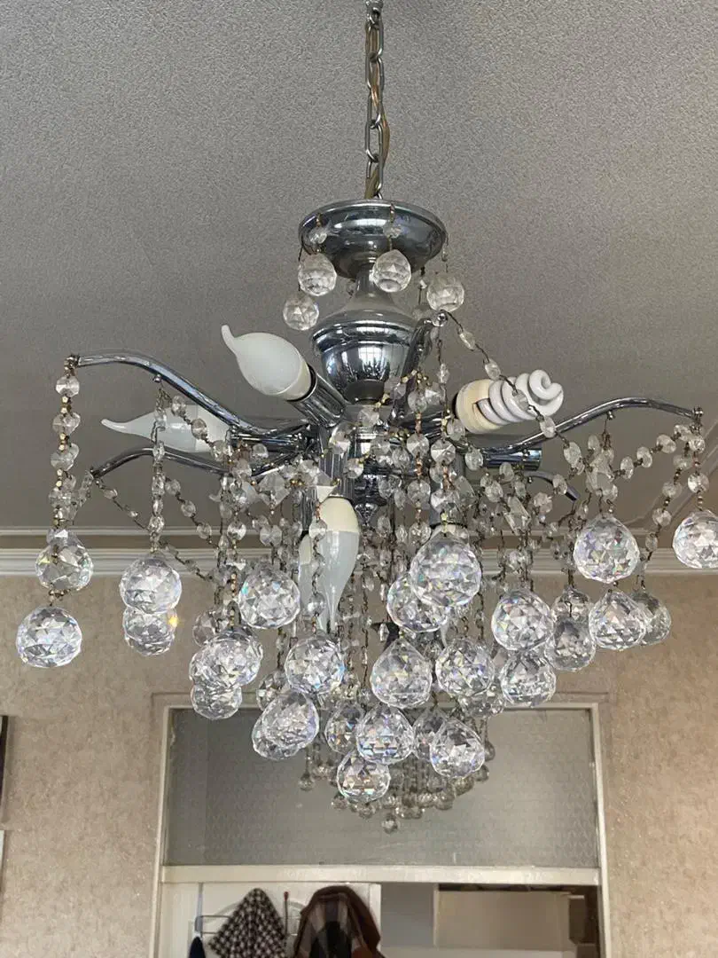 دوعدد لوستر ۸شاخه سالم مناسب ویلاتون|لوستر و چراغ آویز|تبریز, |دیوار