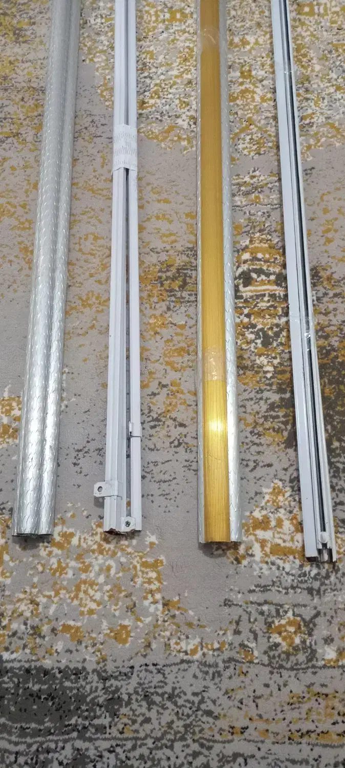 تعدادی میله پرده و میله زیر پرده ای سالم و تمیز|پرده، رانر، رومیزی|رشت, پیرکلاچای|دیوار