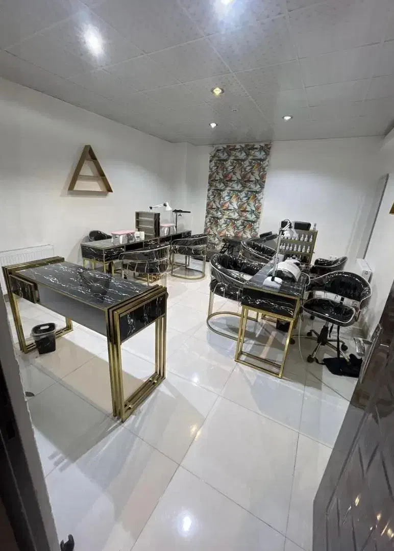 لوازم آرایشگاهی|آرایشگاه و سالنهای زیبایی|هشتگرد, شهرک راه آهن|دیوار