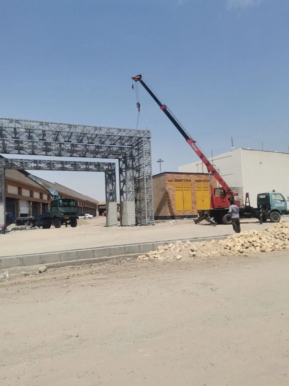 خدمات جرثقیل و بالابر محمدیه مهرگان|خدمات حمل و نقل|قزوین, |دیوار